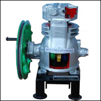 CUT SECTION MODEL OF OPEN TYPE AUTOMOBILE COMPRESSOR
